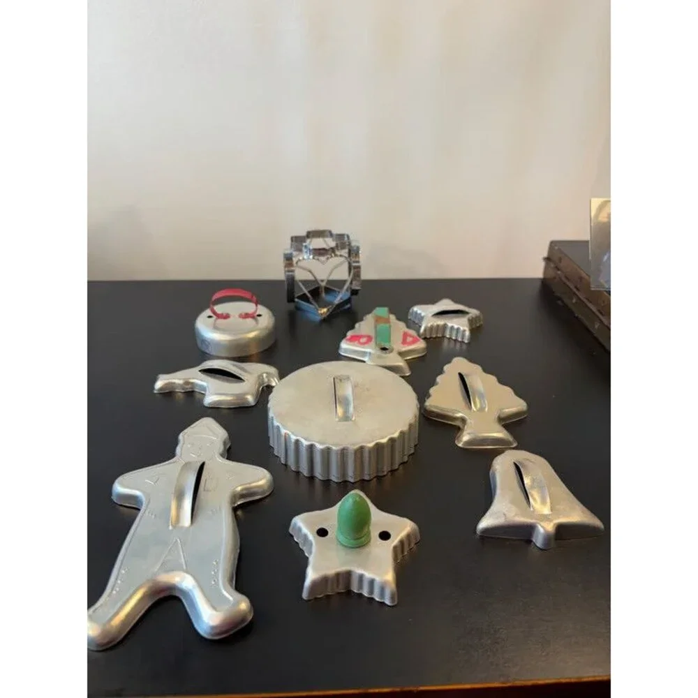 Vintage Aluminum Cookie Cutter Lot Gingerbread Man Star Bell Holly Reindeer